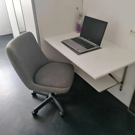 Russell's House In The Center & Apartamento Split