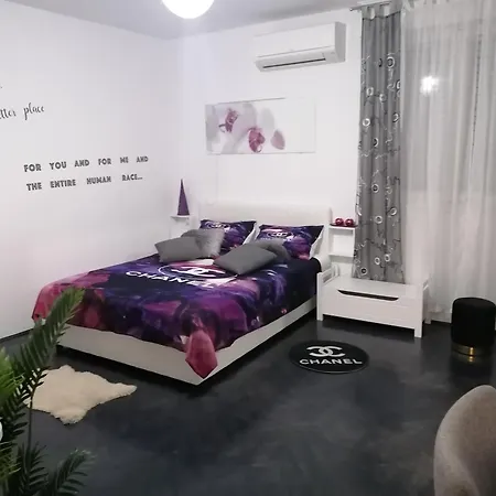Russell's House In The Center & Apartamento Split